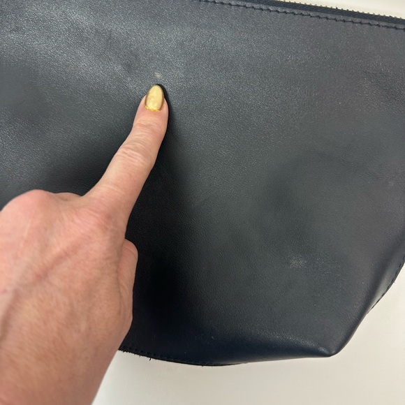 Cuyana Black Leather Cosmetic Pouch Clutch Travel Makeup Bag Gold Zip w/Dust Bag - Picture 11 of 14